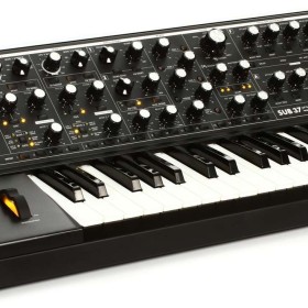 Moog Subsequent 37