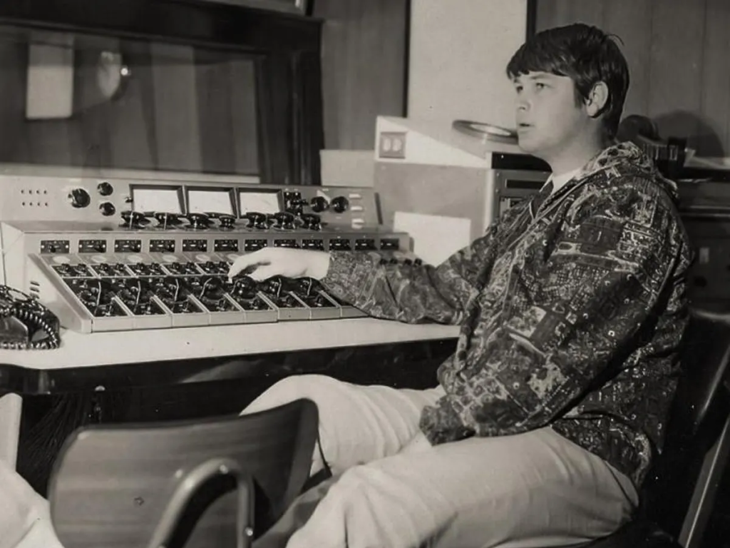 Brian Wilson from Beach Boys on the Console Studio Electronics (source UA)